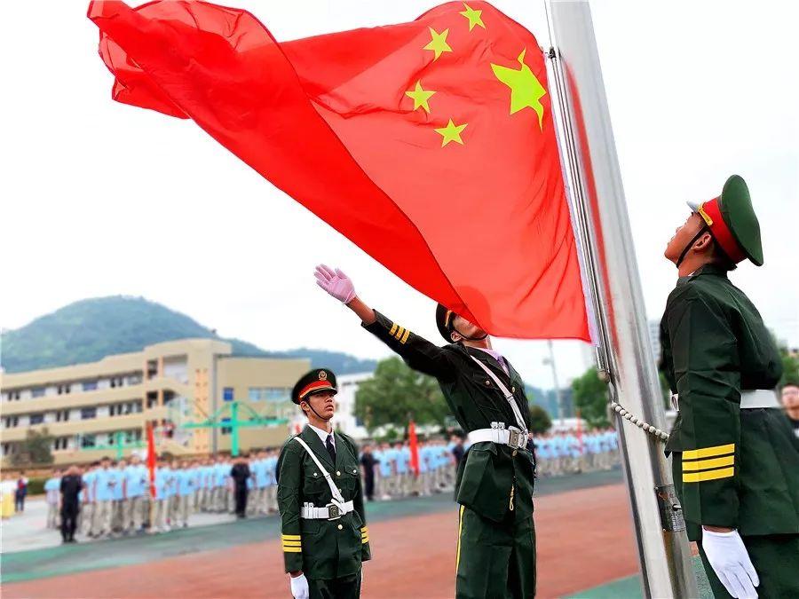 暖床丫环意外尿床,老宰相:送她去京城,36年后成皇太后
