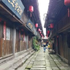探索帮助别人的原则、尺度是什么?尽在红迪网